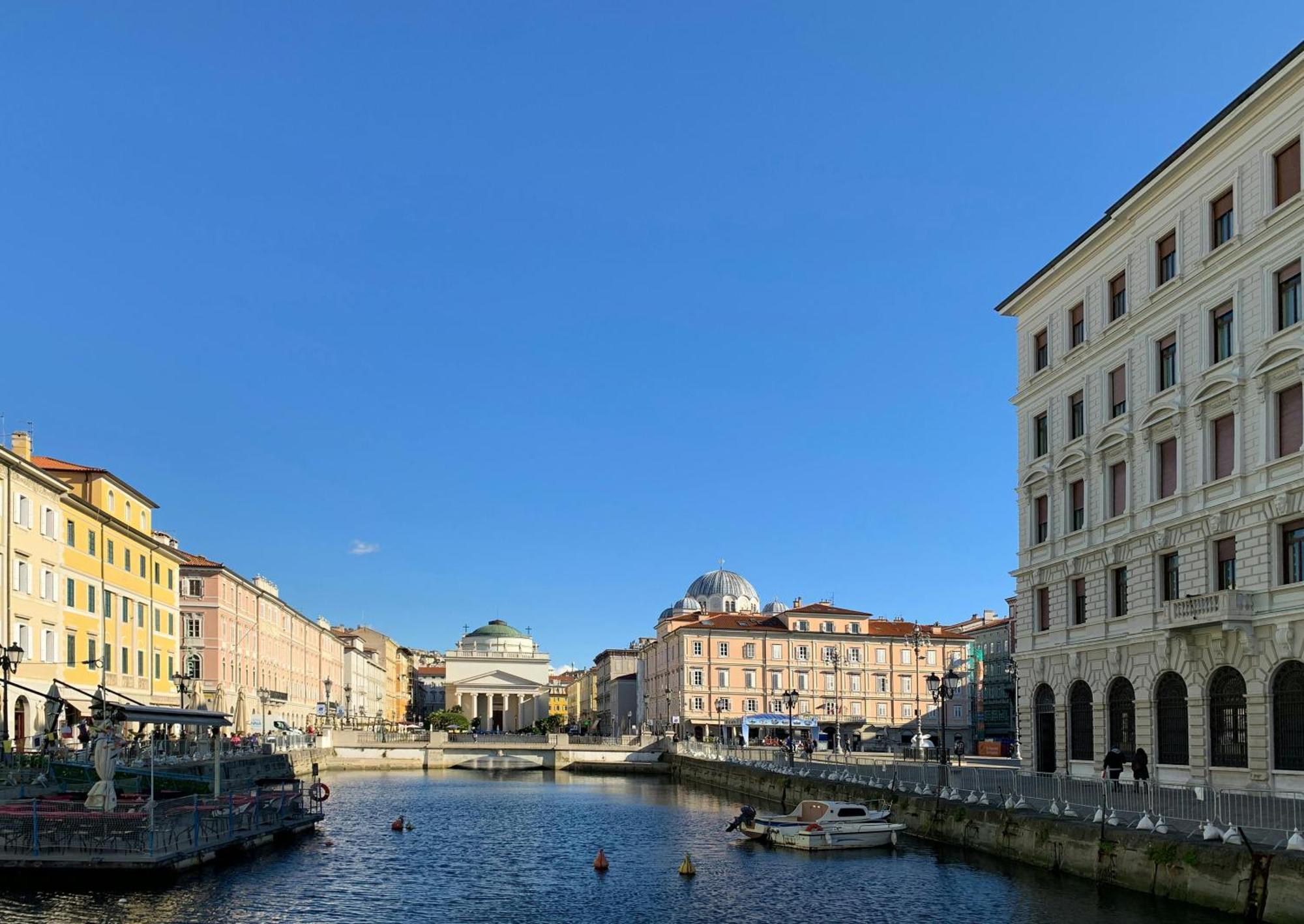 Piazza Unita 15 Min Walk - Design, Netflix E Wifi Alloggio in famiglia Trieste